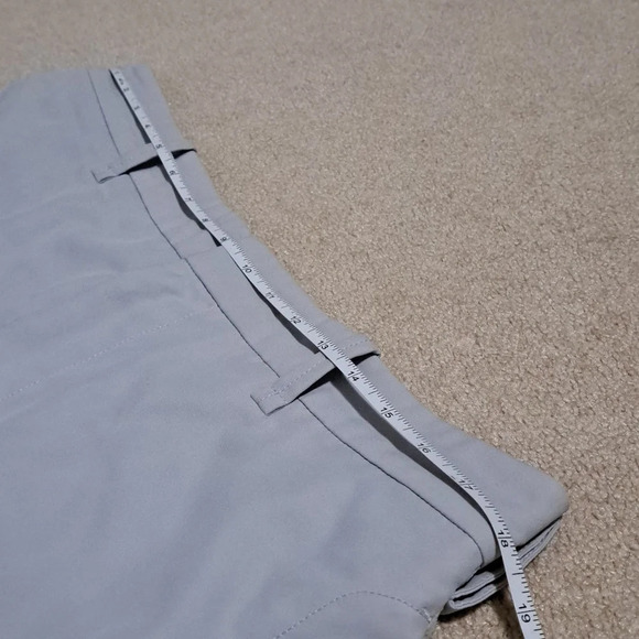 Men's Grey Shorts Victorinox Size 36 Active  Lightweight Golf - Picture 15 of 16